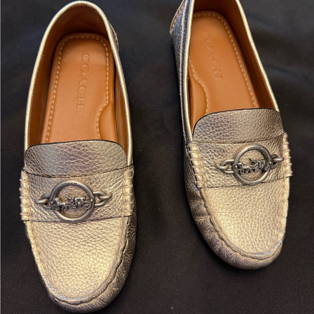 Coach Margot Women's Champagne Metallic loafer. FG2955. Size 5B - Picture 2 of 9